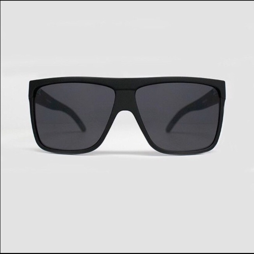 Quay Australia “Barnun” glasses